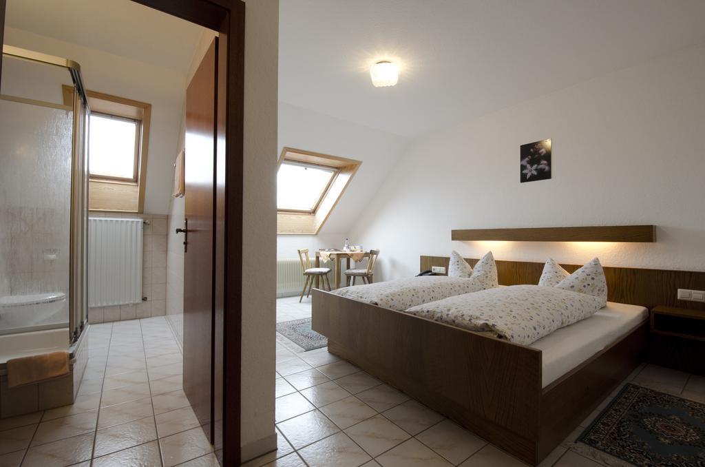 Hotel Gasthof Roessle Westerheim Habitación foto